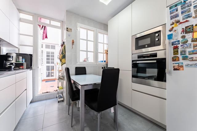 4 soveværelse Lejlighed til salg i Perchel Sur, Málaga by med garage - € 580.000 (Ref: 9876638)