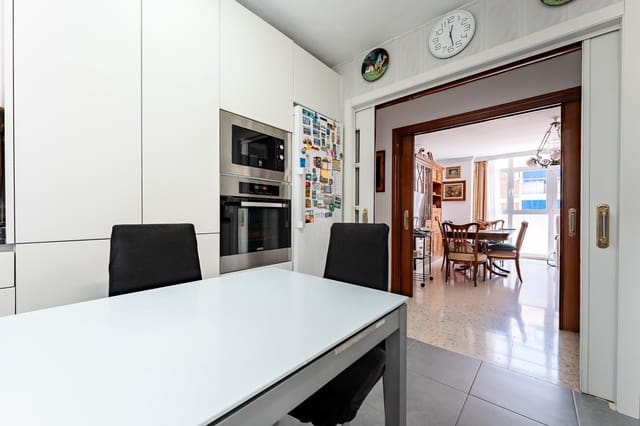 4 soveværelse Lejlighed til salg i Perchel Sur, Málaga by med garage - € 580.000 (Ref: 9876638)