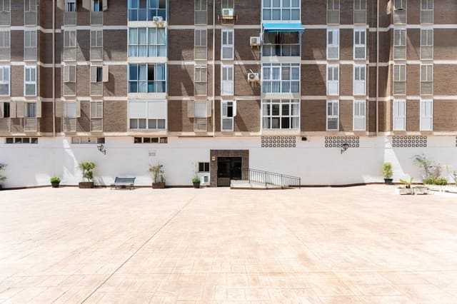 4 soveværelse Lejlighed til salg i Perchel Sur, Málaga by med garage - € 580.000 (Ref: 9876638)