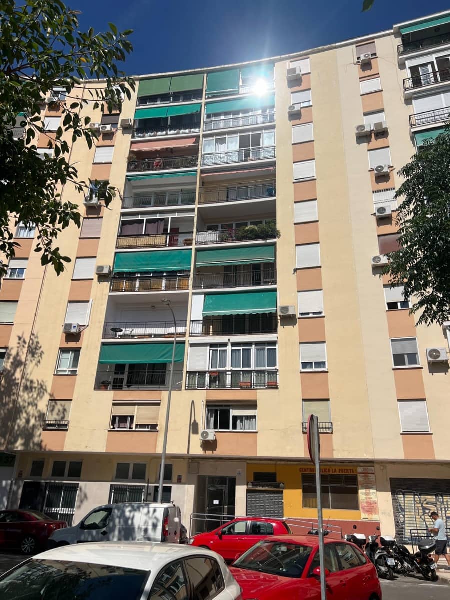3 slaapkamer Flat te koop in Malaga stad - € 290.000 (Ref: 9876639)