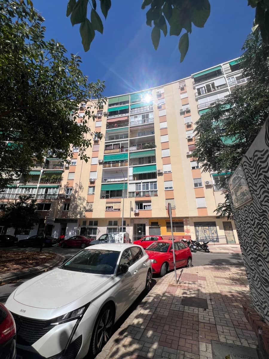 3 slaapkamer Flat te koop in Malaga stad - € 290.000 (Ref: 9876639)