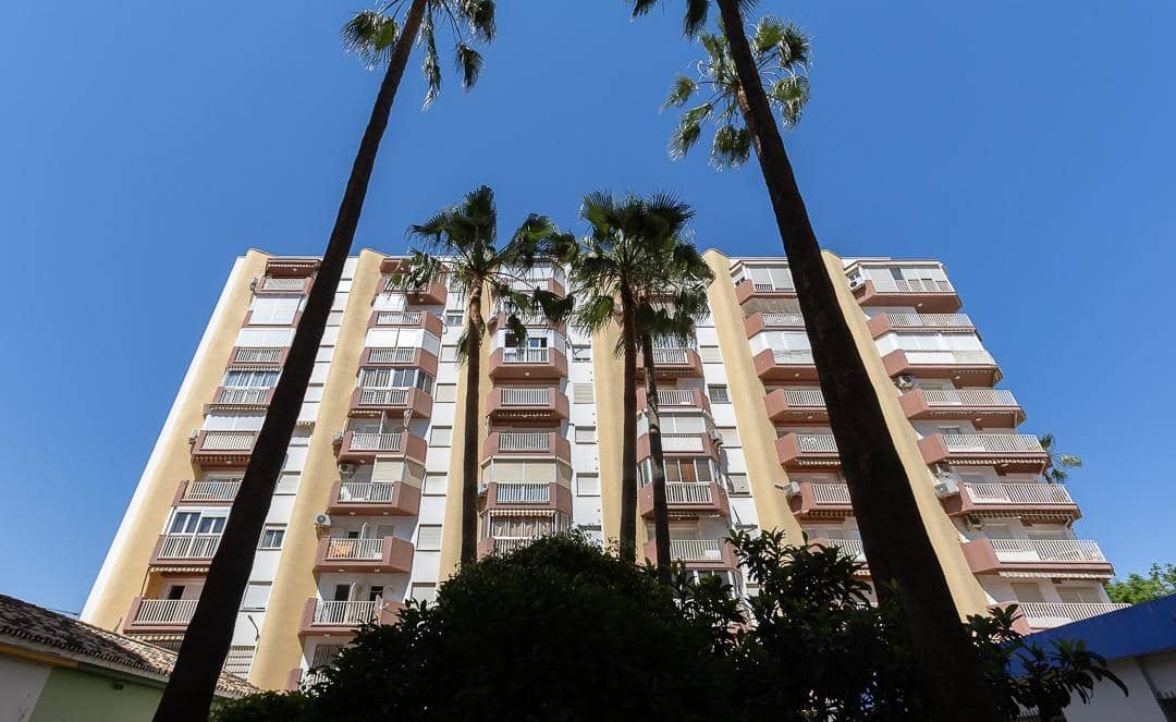 2 bedroom Apartment for sale in Torre del Mar - € 265,000 (Ref: 9879029)