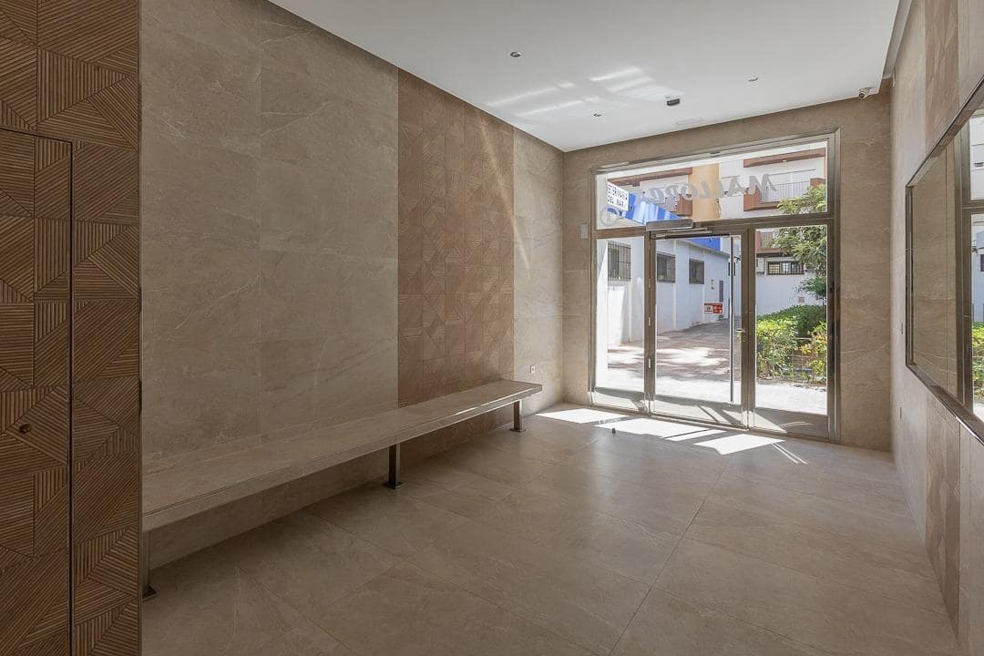 2 bedroom Apartment for sale in Torre del Mar - € 265,000 (Ref: 9879029)