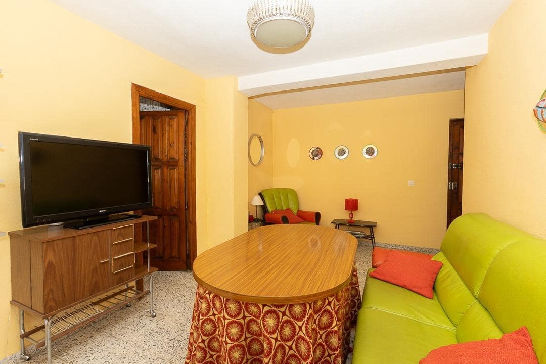 2 bedroom Apartment for sale in Torre del Mar - € 265,000 (Ref: 9879029)