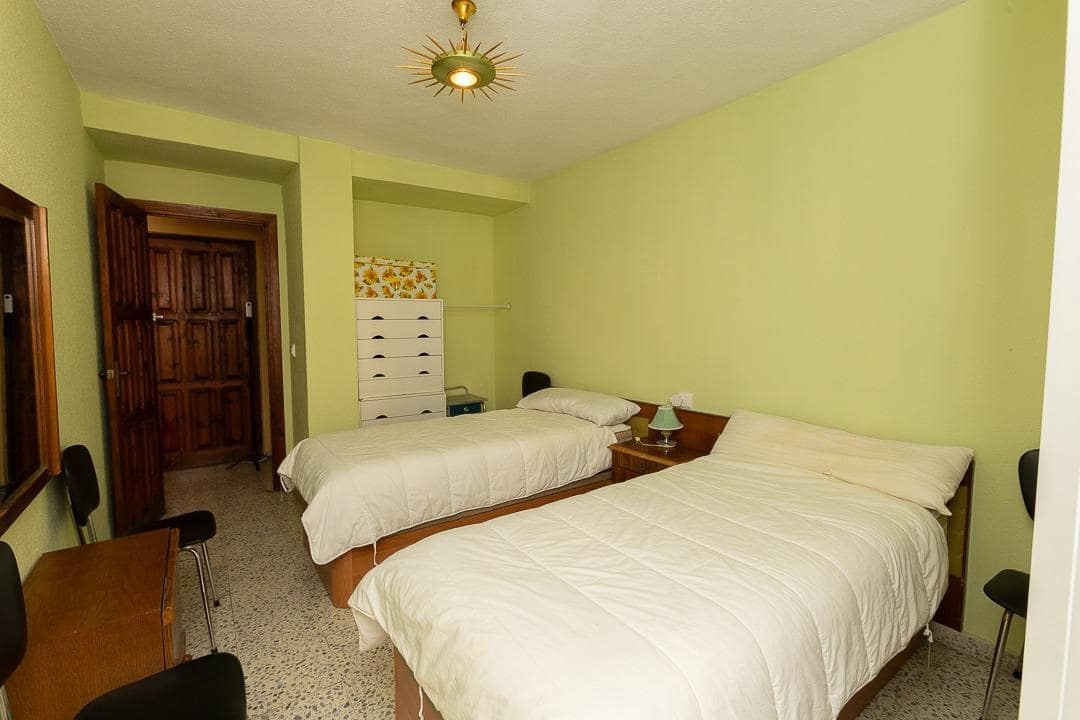 2 bedroom Apartment for sale in Torre del Mar - € 265,000 (Ref: 9879029)