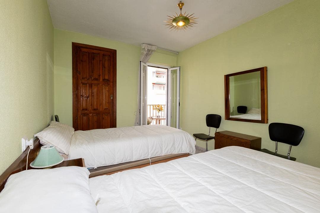 2 bedroom Apartment for sale in Torre del Mar - € 265,000 (Ref: 9879029)