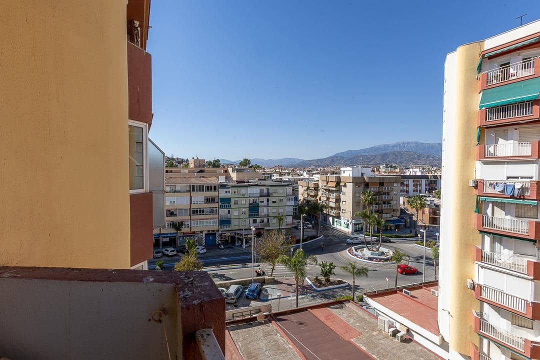 2 bedroom Apartment for sale in Torre del Mar - € 265,000 (Ref: 9879029)