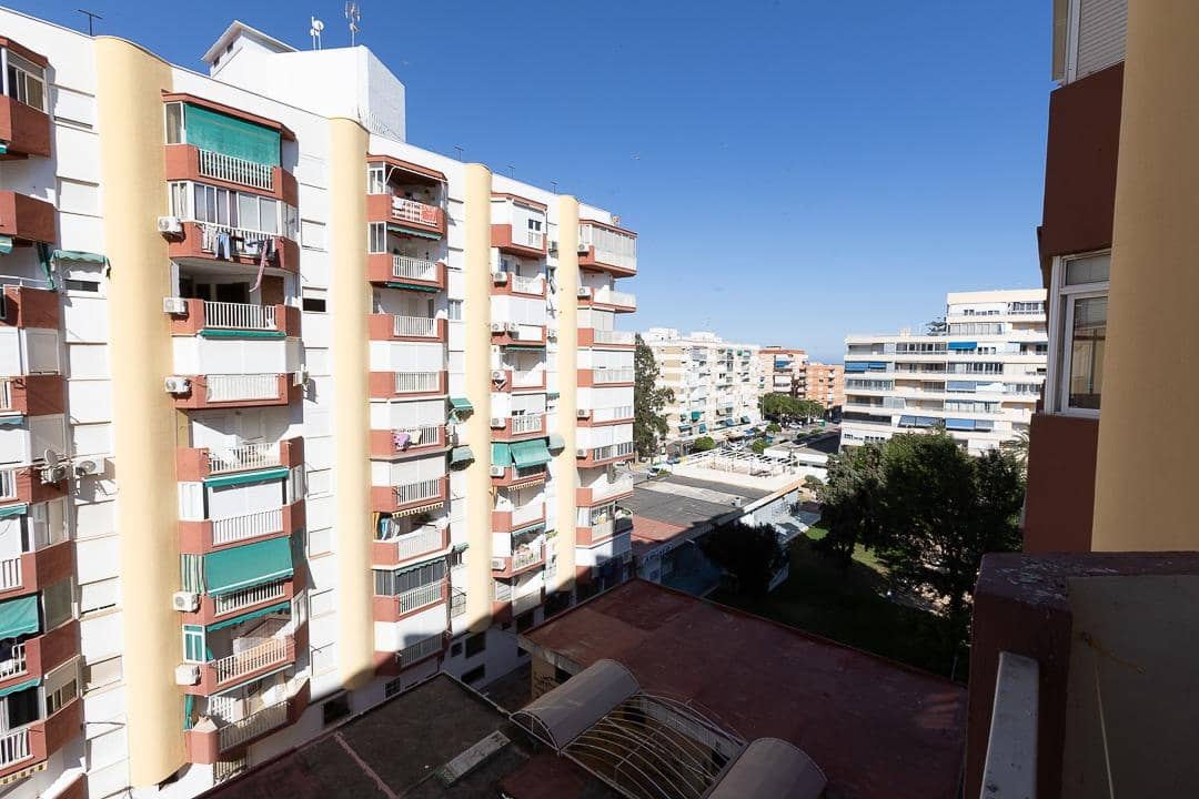 2 bedroom Apartment for sale in Torre del Mar - € 265,000 (Ref: 9879029)