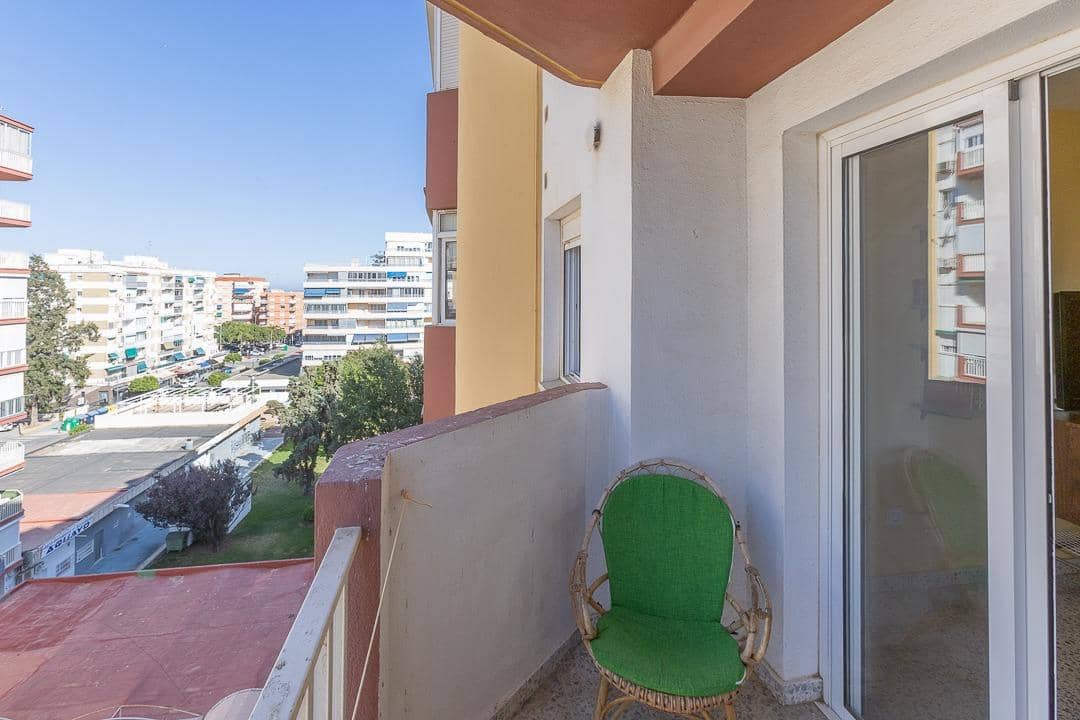 2 bedroom Apartment for sale in Torre del Mar - € 265,000 (Ref: 9879029)