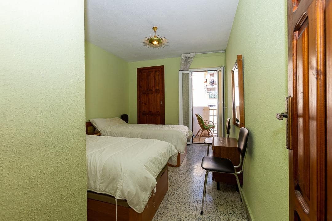 2 bedroom Apartment for sale in Torre del Mar - € 265,000 (Ref: 9879029)
