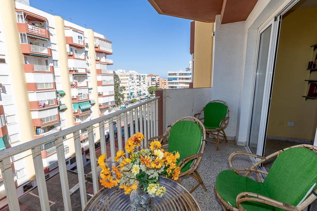 2 bedroom Apartment for sale in Torre del Mar - € 265,000 (Ref: 9879029)