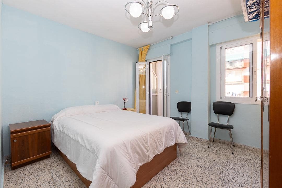 2 bedroom Apartment for sale in Torre del Mar - € 265,000 (Ref: 9879029)