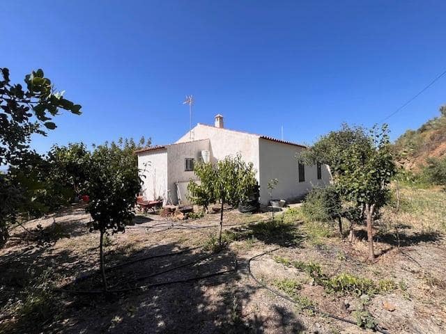 Mark till salu i Pizarra - 399 000 € (Ref: 9890586)