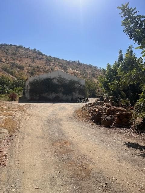 Mark till salu i Pizarra - 399 000 € (Ref: 9890586)