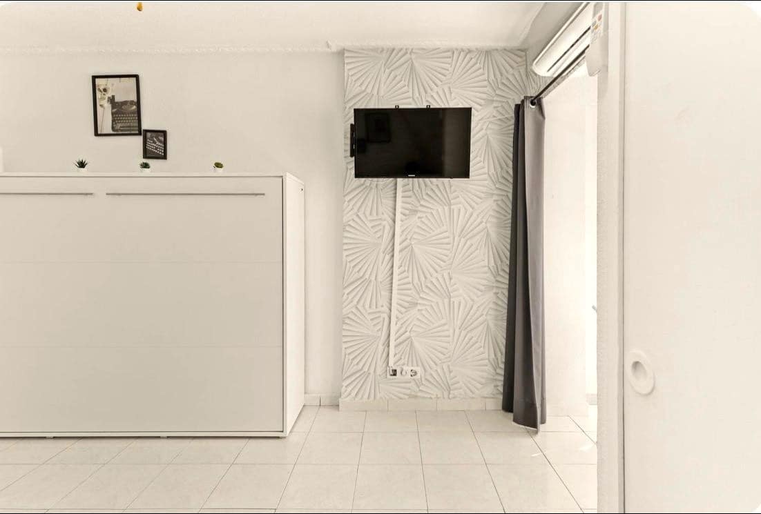 1 bedroom Flat for sale in Arroyo de la Miel with pool - € 169,000 (Ref: 9890587)