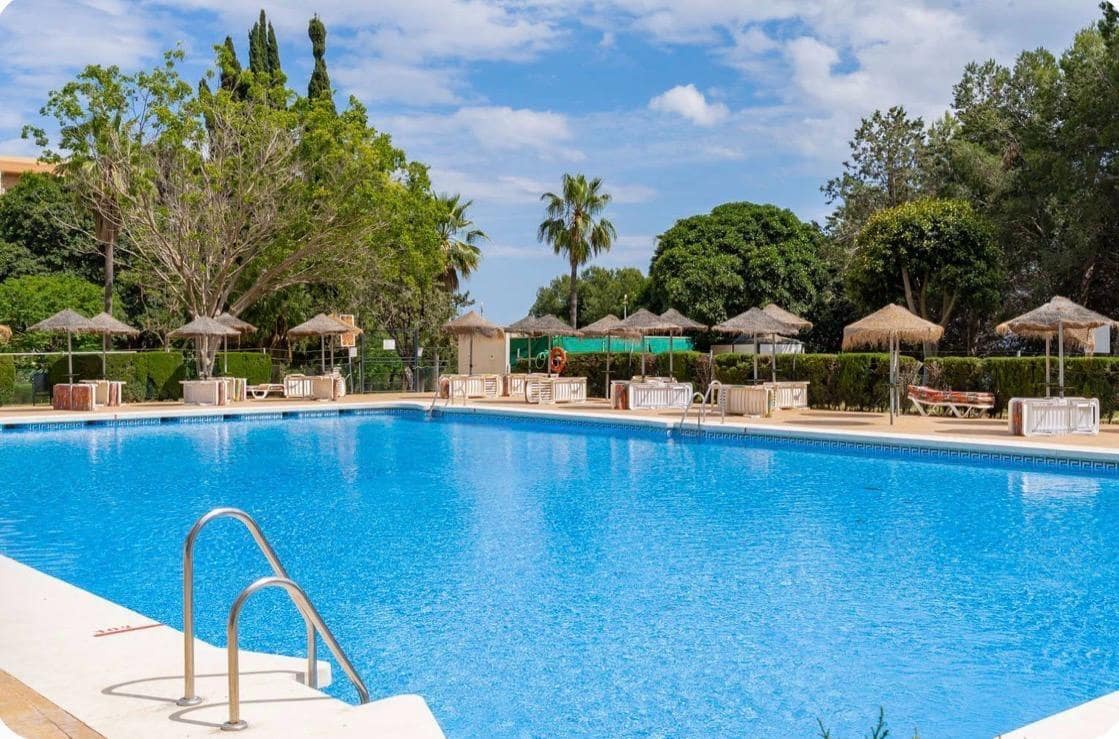 1 bedroom Flat for sale in Arroyo de la Miel with pool - € 169,000 (Ref: 9890587)