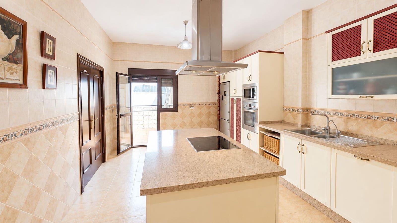 5 sovrum Villa till salu i Colmenar med garage - 396 000 € (Ref: 9890588)