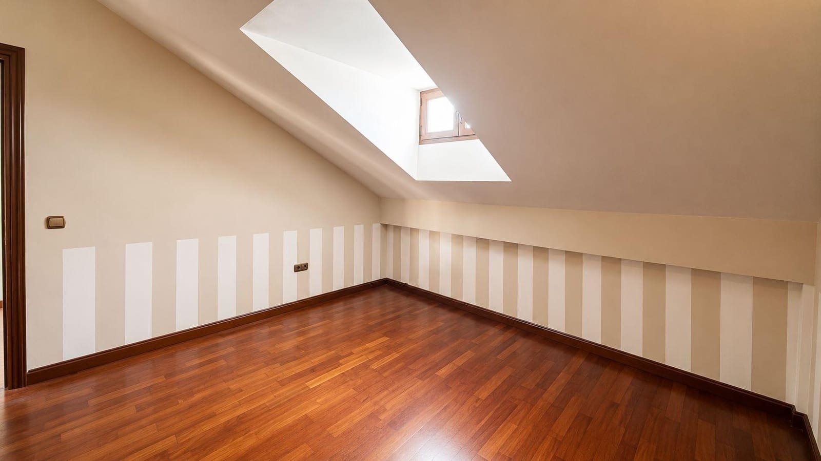 5 sovrum Villa till salu i Colmenar med garage - 396 000 € (Ref: 9890588)