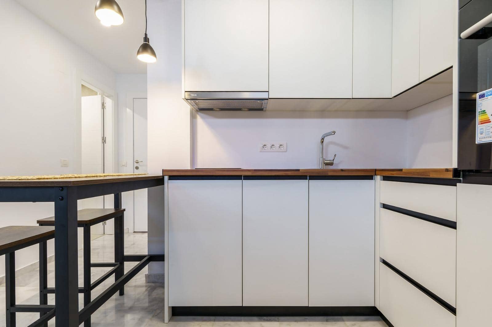 1 sovrum Studio att hyra i Malaga stad - 700 € (Ref: 9904199)