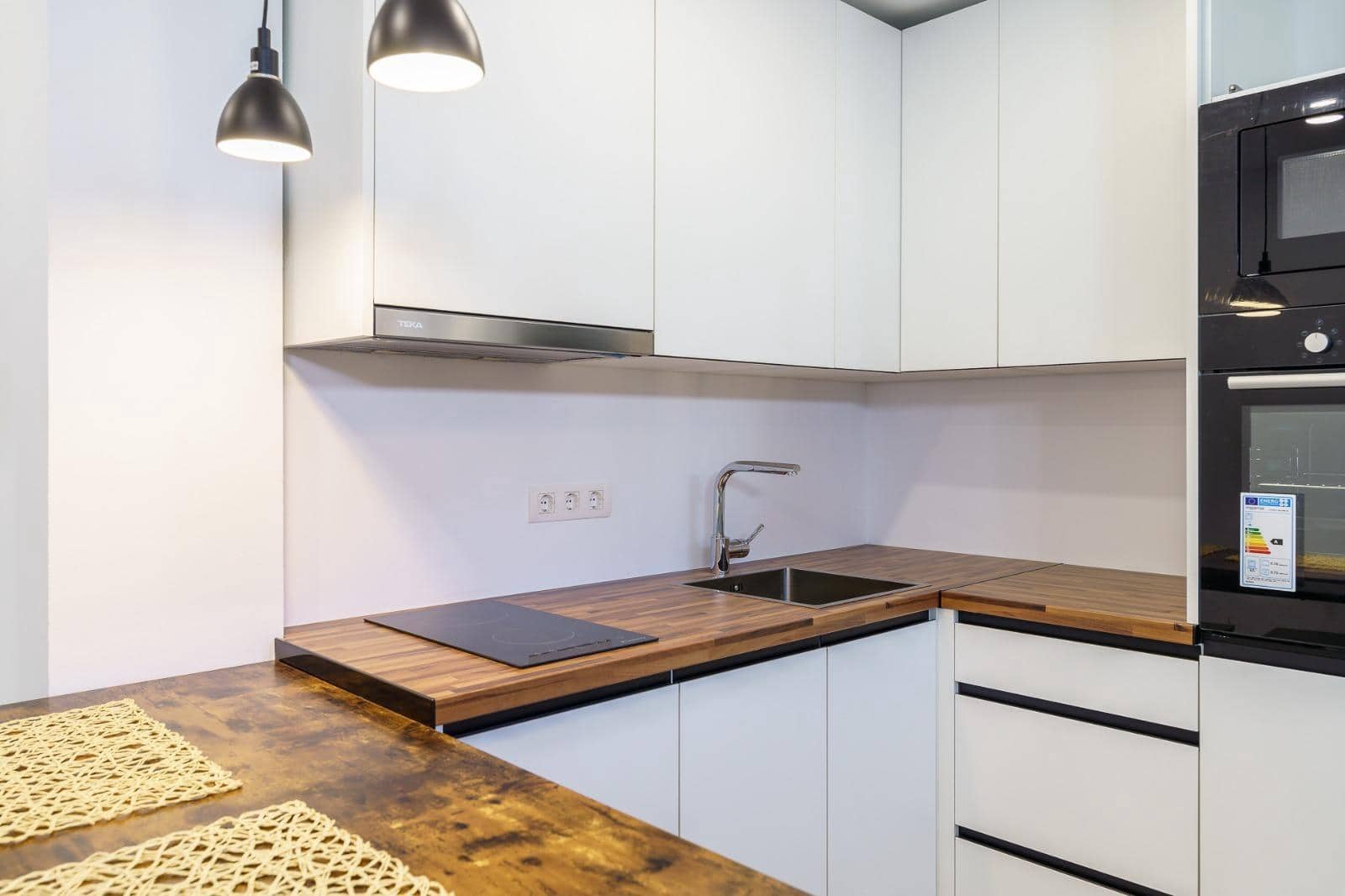 1 sovrum Studio att hyra i Malaga stad - 700 € (Ref: 9904199)