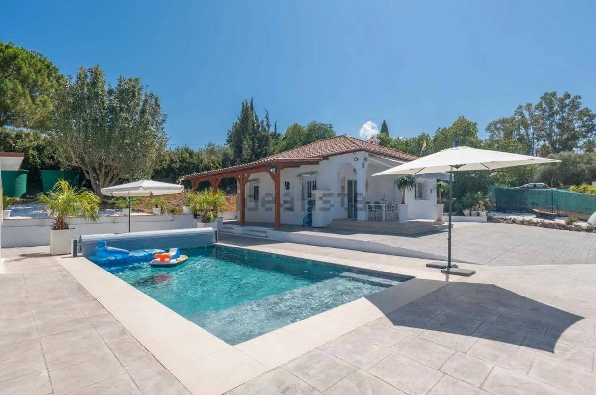 4 sovrum Villa till salu i Cartama med pool garage - 485 000 € (Ref: 9911244)