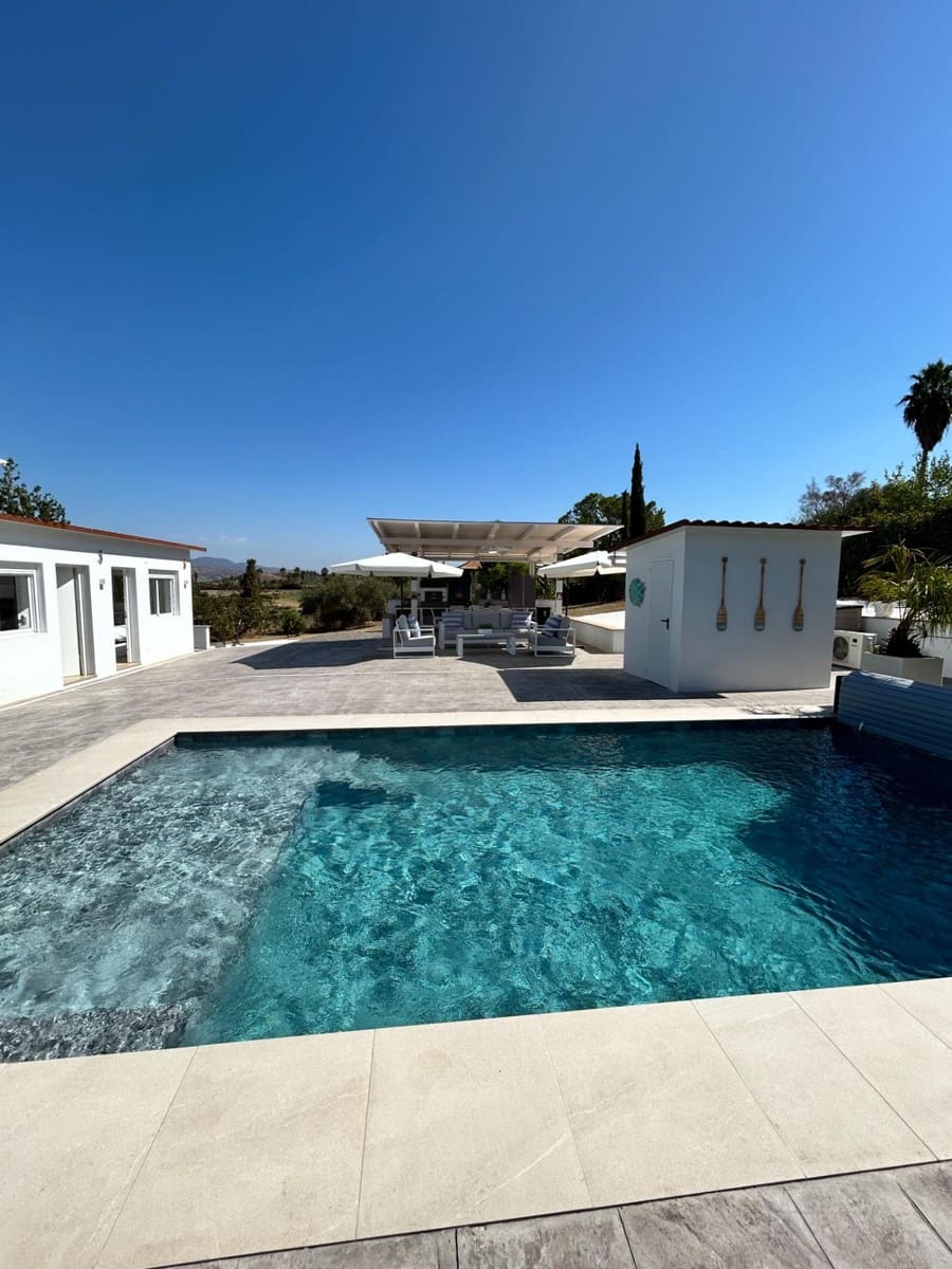 4 sovrum Villa till salu i Cartama med pool garage - 485 000 € (Ref: 9911244)