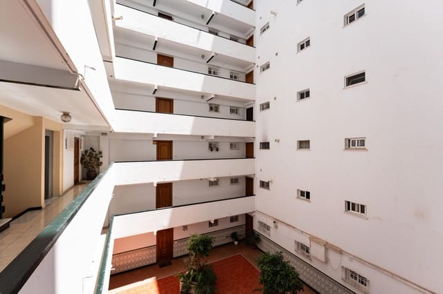 4 sypialnia Mieszkanie na sprzedaż w Miasto Málaga - 360 000 € (Ref: 9911245)