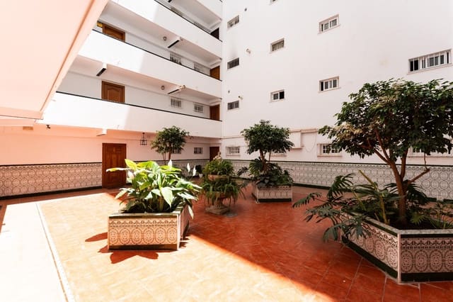 4 sypialnia Mieszkanie na sprzedaż w Miasto Málaga - 360 000 € (Ref: 9911245)