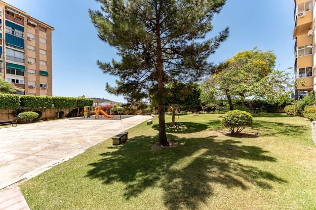 4 sypialnia Mieszkanie na sprzedaż w Miasto Málaga - 360 000 € (Ref: 9911245)