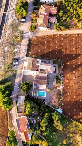 8 soveværelse Finca/Landehus til salg i Alora med swimmingpool - € 889.000 (Ref: 9936566)
