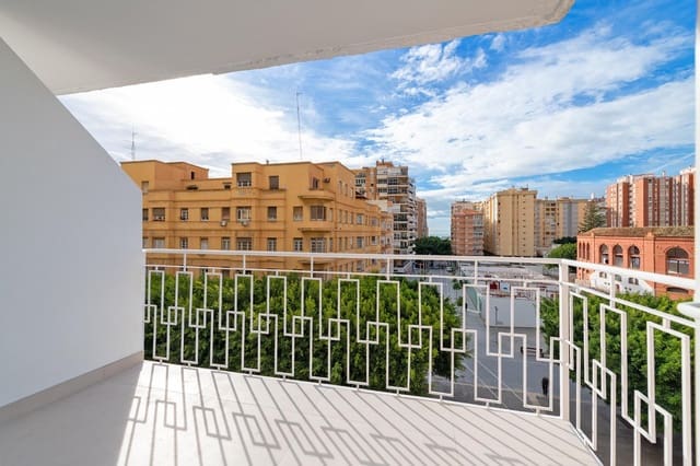 3 bedroom Flat for sale in La Malagueta, Málaga city - € 890,000 (Ref: 9936567)