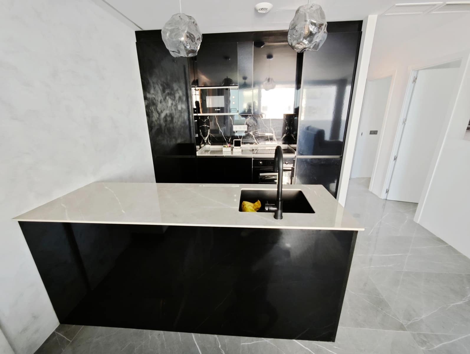 2 soveværelse Lejlighed til salg i Arroyo de la Miel med garage - € 530.000 (Ref: 9940349)