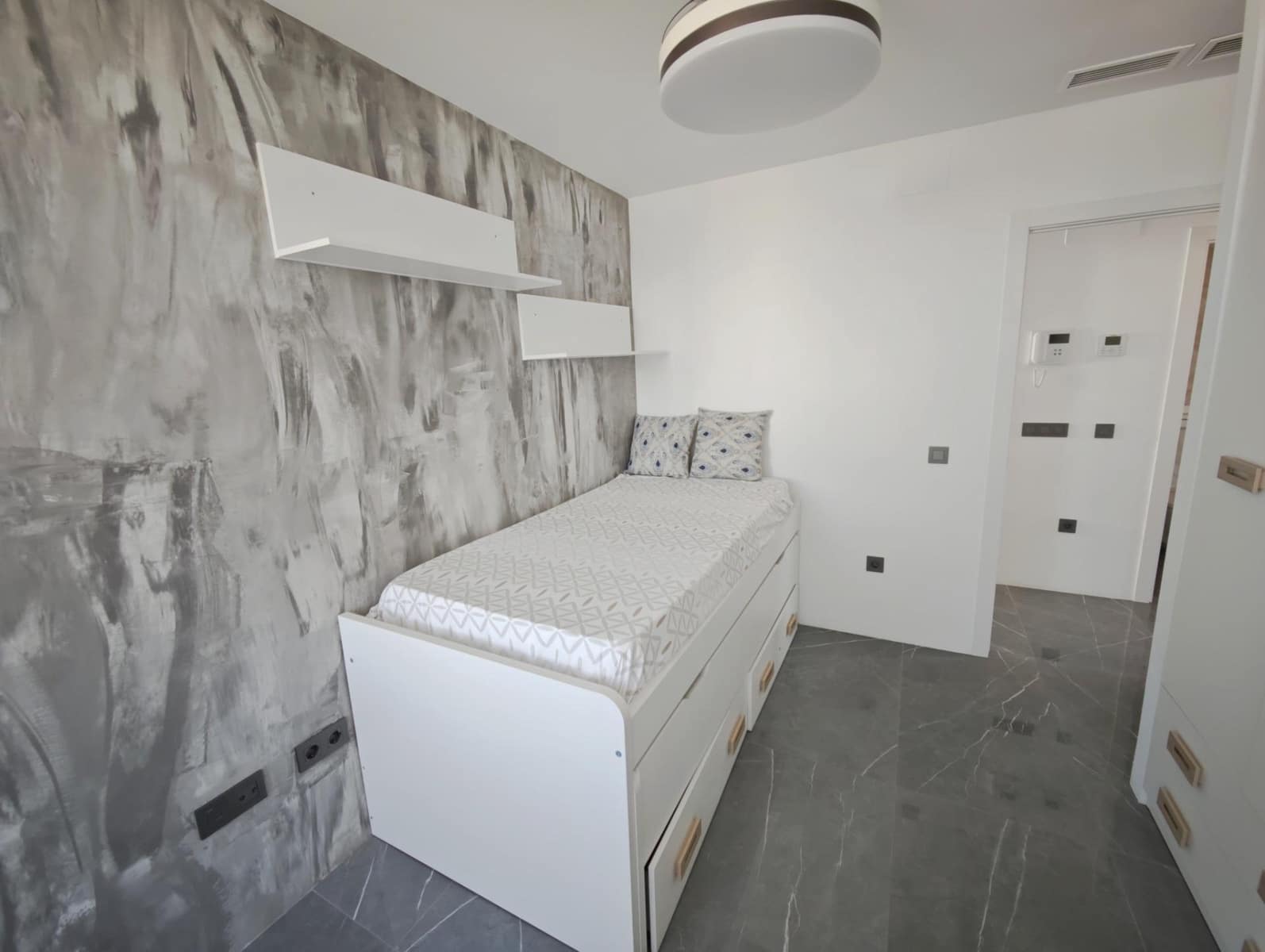 2 soveværelse Lejlighed til salg i Arroyo de la Miel med garage - € 530.000 (Ref: 9940349)