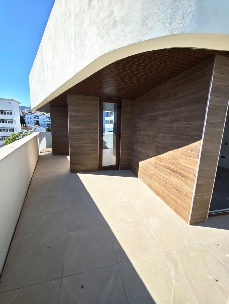 2 soveværelse Penthouse til salg i Arroyo de la Miel med swimmingpool garage - € 750.000 (Ref: 9940350)