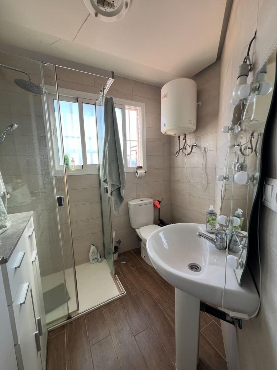 2 sovrum Takvåning till salu i Malaga stad med pool - 290 000 € (Ref: 9950010)