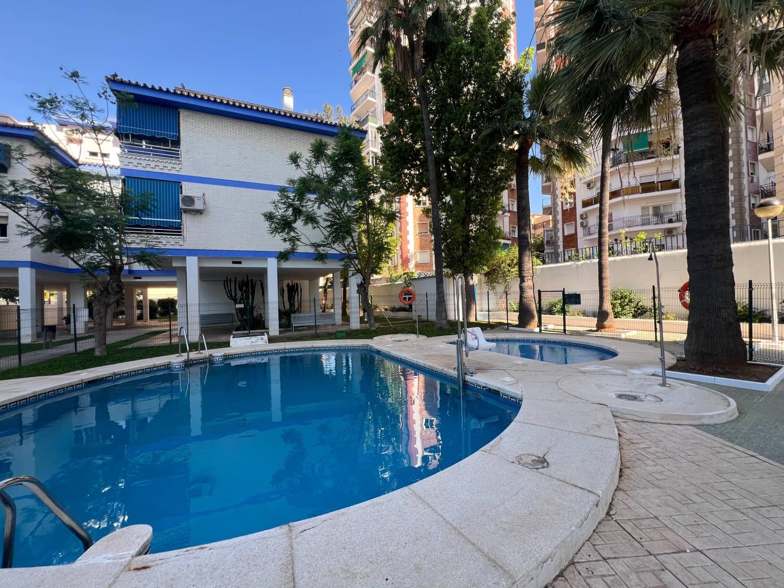2 sovrum Takvåning till salu i Malaga stad med pool - 290 000 € (Ref: 9950010)