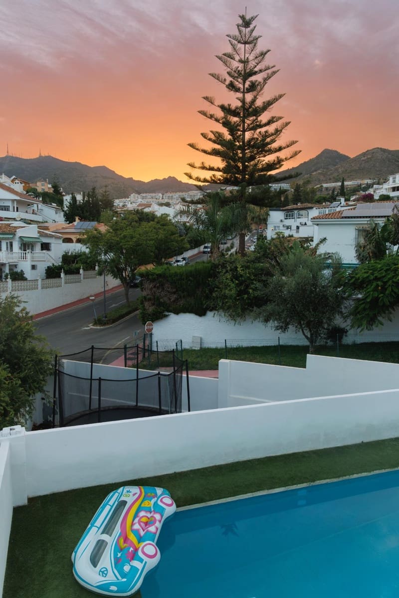 4 bedroom Villa for sale in Arroyo de la Miel with pool garage - € 949,000 (Ref: 9963326)