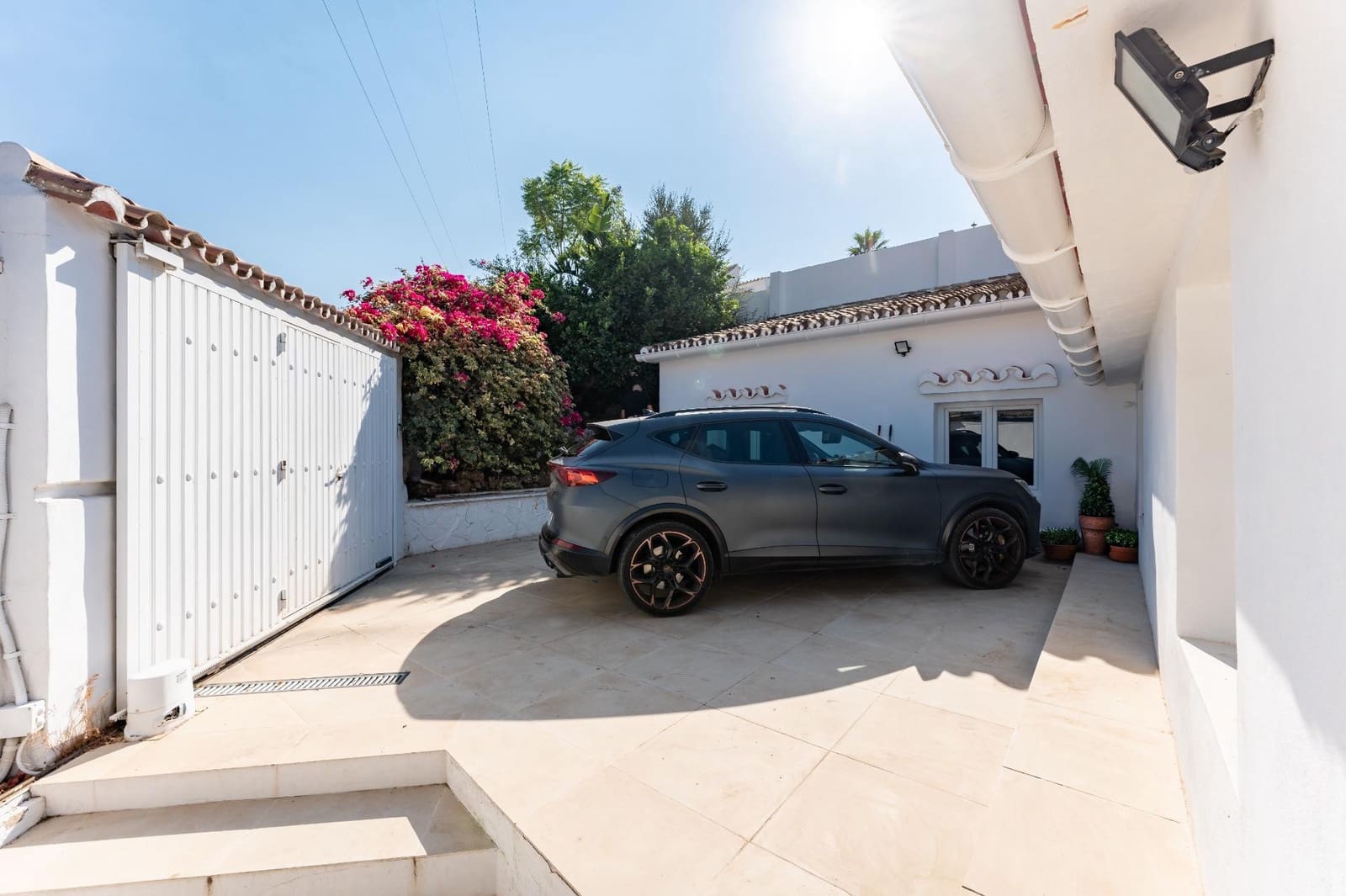 4 bedroom Villa for sale in Arroyo de la Miel with pool garage - € 949,000 (Ref: 9963326)