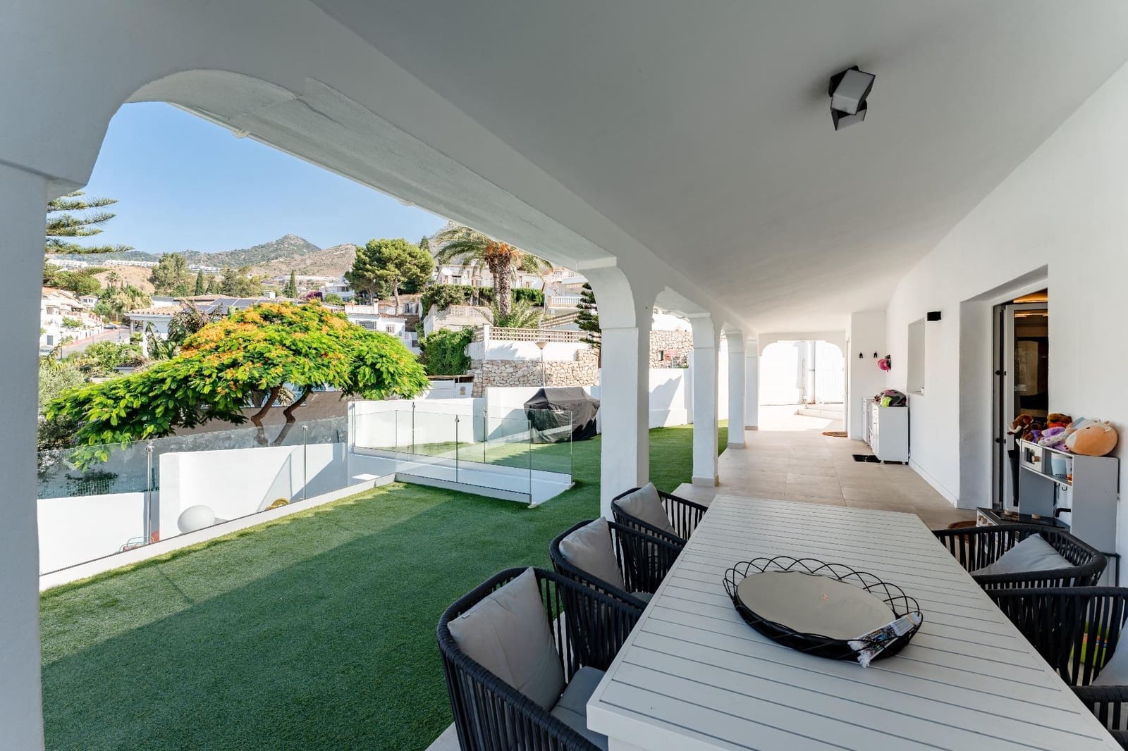 4 bedroom Villa for sale in Arroyo de la Miel with pool garage - € 949,000 (Ref: 9963326)