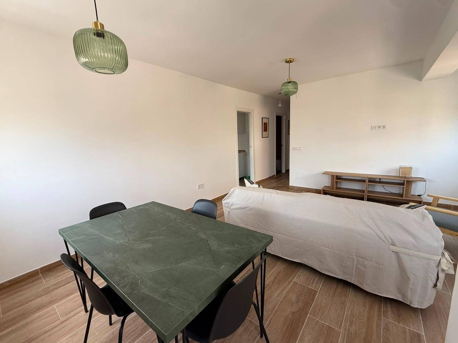 2 bedroom Flat for rent in Malaga city - € 1,600 (Ref: 9965514)