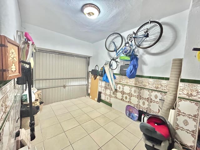 3 soverom Hus til salgs i El Tarajal, Málaga by - € 370 000 (Ref: 9965516)