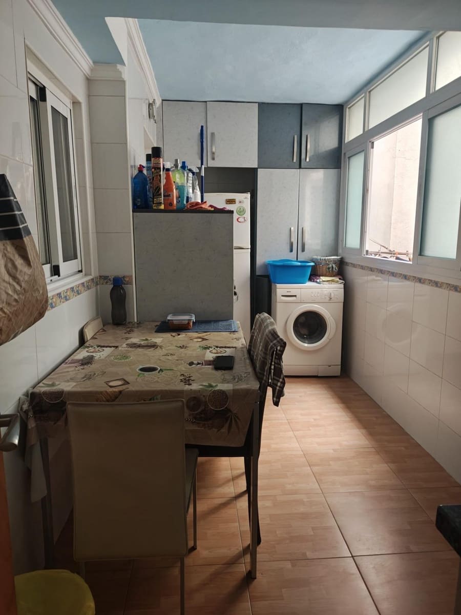 3 sovrum Lägenhet till salu i Malaga stad - 250 000 € (Ref: 9973523)