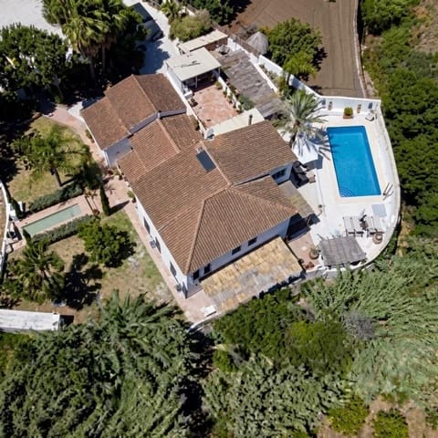 10 soveværelse Finca/Landehus til salg i Alhaurín el Grande med swimmingpool garage - € 1.395.000 (Ref: 9983201)