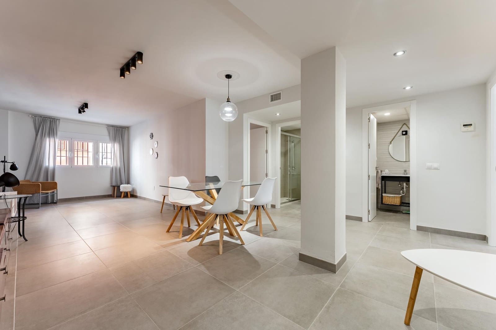 3 makuuhuone Huoneisto vuokrattavana paikassa Malaga kaupunki - 1 100 € (Ref: 9985132)