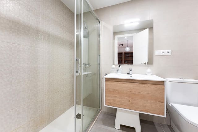3 makuuhuone Huoneisto vuokrattavana paikassa El Molinillo, Málaga kaupunki - 1 100 € (Ref: 9985132)