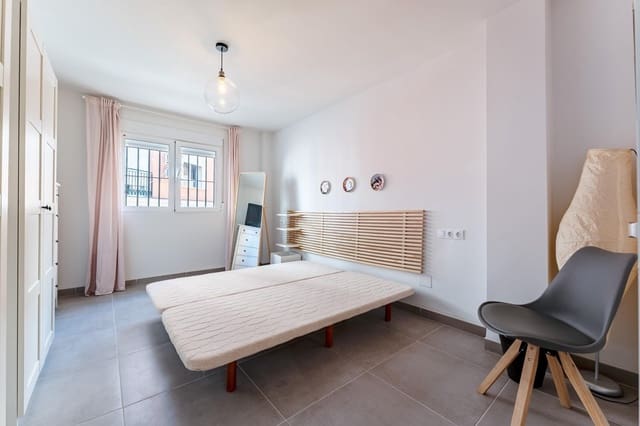 3 makuuhuone Huoneisto vuokrattavana paikassa El Molinillo, Málaga kaupunki - 1 100 € (Ref: 9985132)