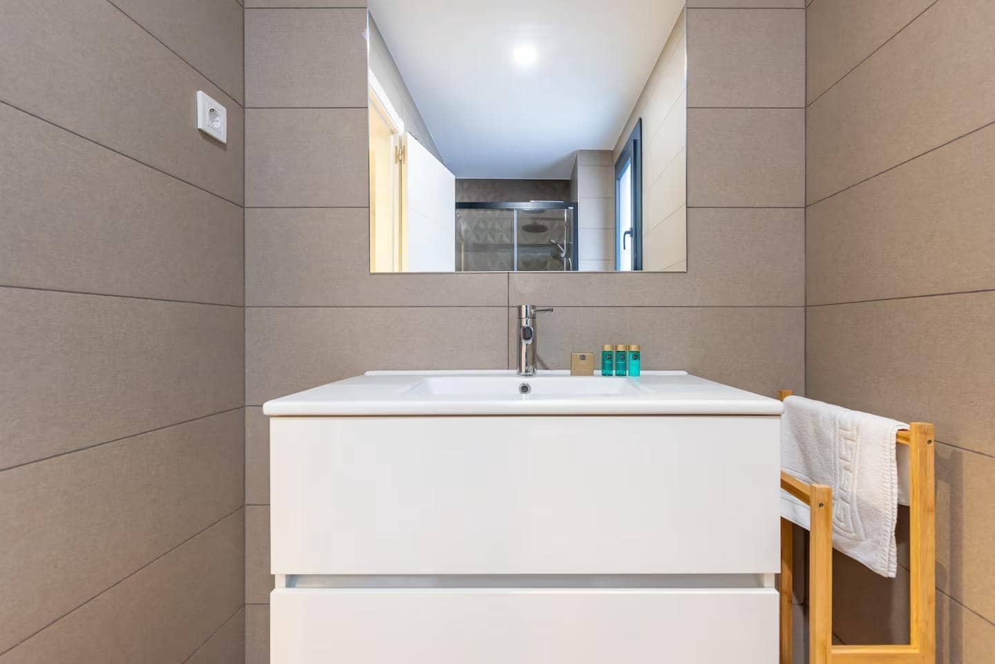 2 Zimmer Wohnung zu verkaufen in Malaga Stadt mit Pool Garage - 750.000 € (Ref: 9985133)
