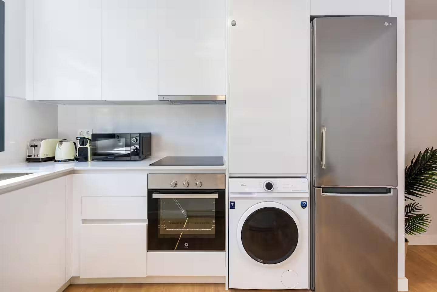 2 Zimmer Wohnung zu verkaufen in Malaga Stadt mit Pool Garage - 750.000 € (Ref: 9985133)
