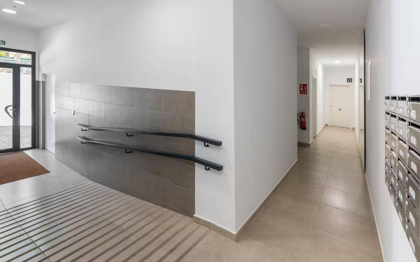2 Zimmer Wohnung zu verkaufen in Malaga Stadt mit Pool Garage - 750.000 € (Ref: 9985133)