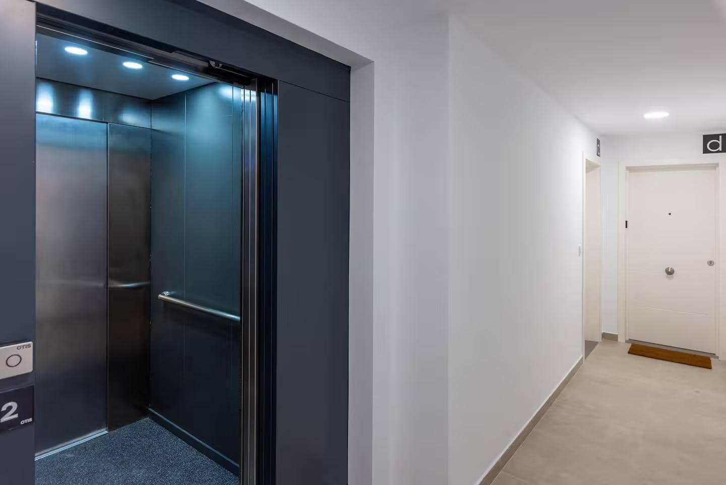 2 Zimmer Wohnung zu verkaufen in Malaga Stadt mit Pool Garage - 750.000 € (Ref: 9985133)